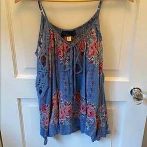 Francesca‘s off the shoulder floral top